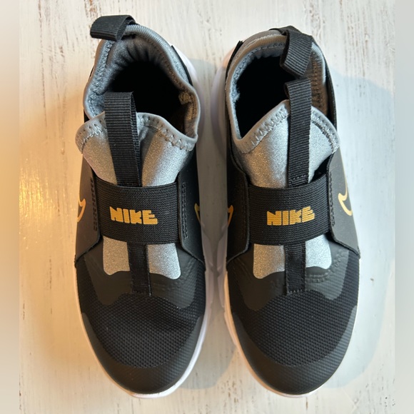 NIB Youth Nike Flex Runner 2 Tennis Shoe Sneakers - Picture 2 of 9